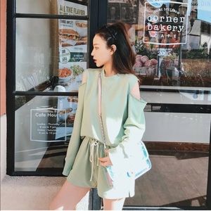 Sweatshirt and sweatpants bundle